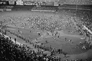Yankee Fans Rushing the Green