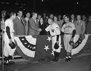 Hospitality Prints: Yankees Manager Welcomes Gen. MacArthur