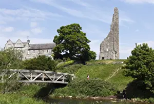 Yellow Steeple, River Boyne, Trim, County Meath, Leinster, Ireland, Europe