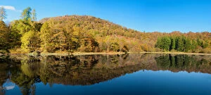 Images Dated 17th October 2015: Yew tree Tarn, Coniston, English lake district