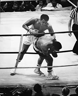 Young And Ali In 1976 World Heavyweight Fight
