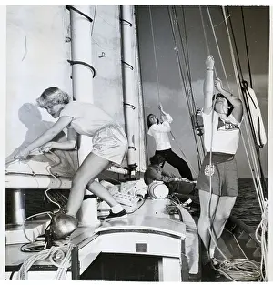 Yacht Prints: Young American Women in Sailing Race