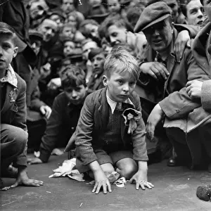 M Spo Foot Prints: Young Fans