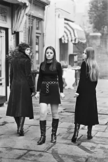 Storefront Prints: Young Women in Mod London Fashions