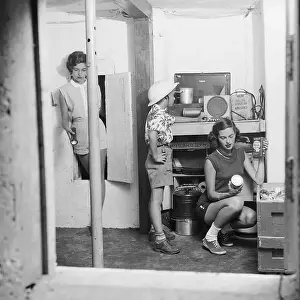 Supply Prints: Youth Check Supplies in Fallout Shelter