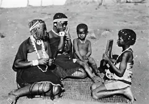 ZULU WOMEN WITH MIRROR